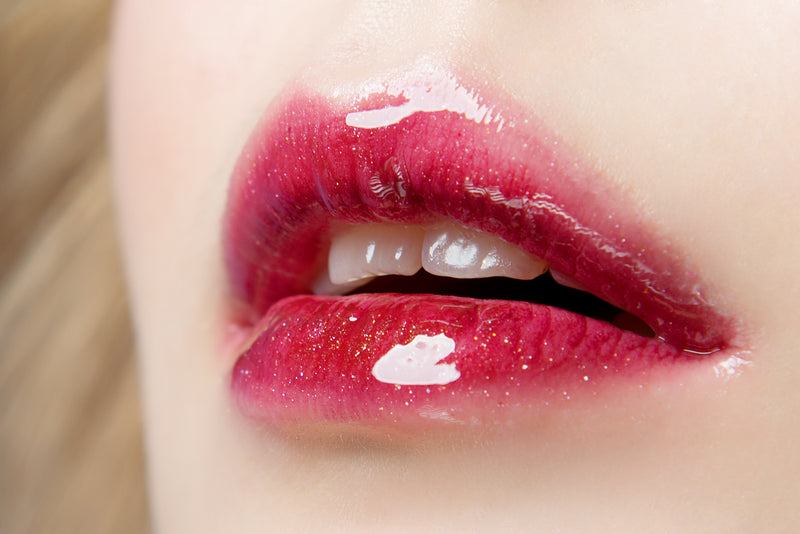 Glassy High-Shine Lips: How To Wear the Trend